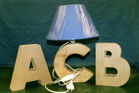 Lampe en bois Alphabet